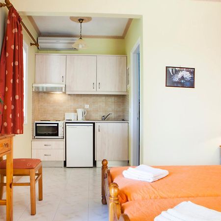 Tzivras Villa & Apartments Ласи Стая снимка