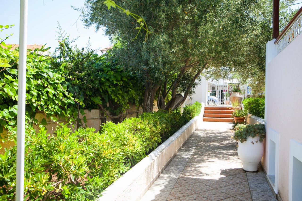 Tzivras Villa & Apartments Ласи Екстериор снимка