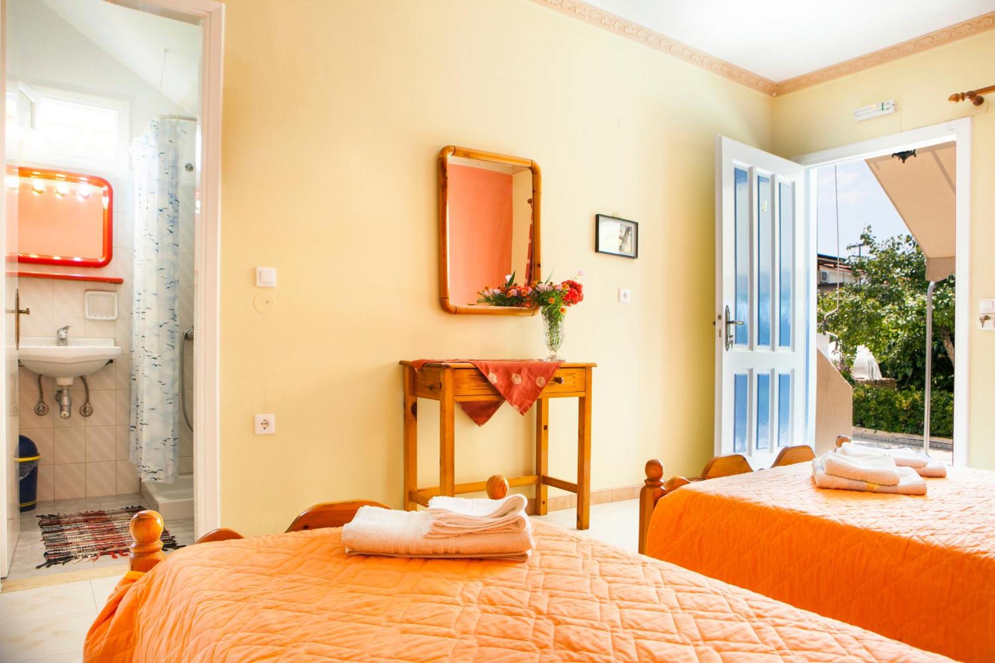 Tzivras Villa & Apartments Ласи Стая снимка
